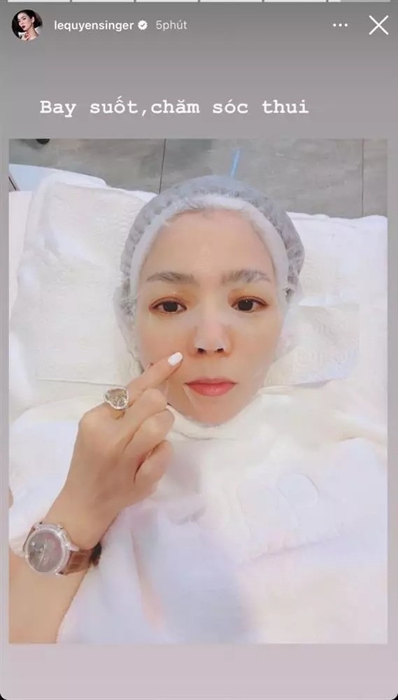 Khi không cần thiết, Lệ Quyên sẽ hạn chế trang điểm để da 