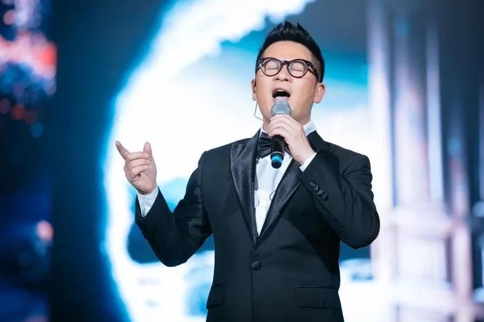 Bằng Kiều hiện là một trong những ca sĩ có mức cát-sê cao khi biểu diễn ở trong nước lẫn ngoài nước