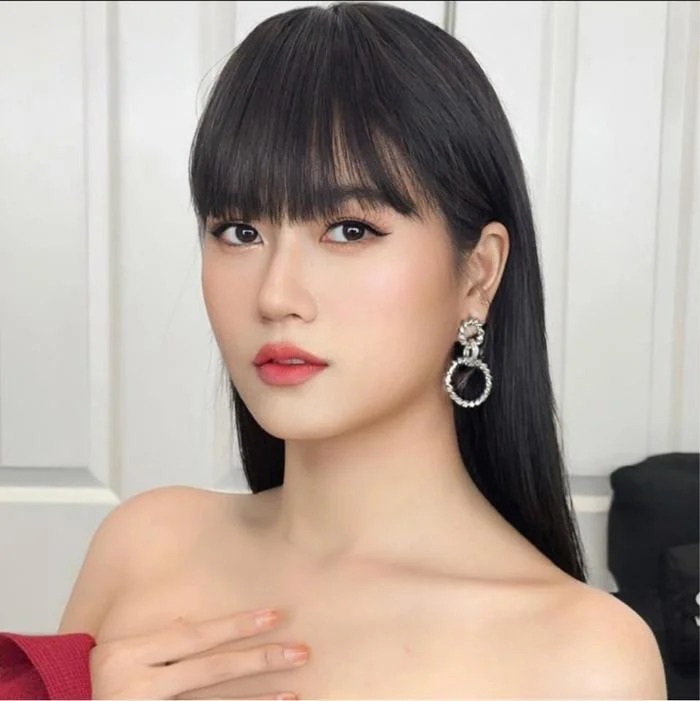 Lâm Vỹ Dạ đặc biệt ưa chuộng phong cách trang điểm nhẹ nhàng, tự nhiên trong thời gian vừa qua