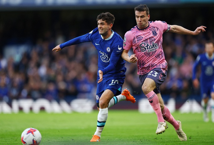 Christian Pulisic và đồng đội bỏ lỡ nhiều cơ hội trước khung thành Everton