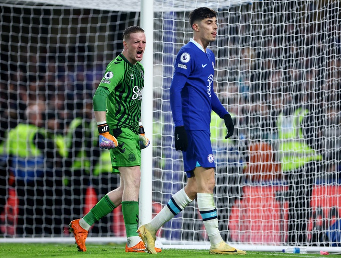 Thủ môn Jordan Pickford chế giễu Chelsea sau suốt 90 phút bị 