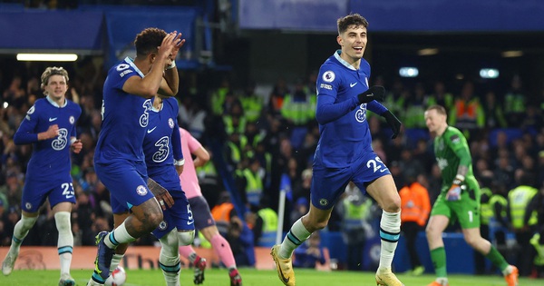 Kai Havertz nâng tỉ số lên 2-1