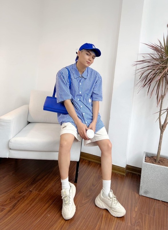 Mãi đến khi Phạm Thoại bắt đầu chuyển sang bán hàng trên mạng xã hội, anh 