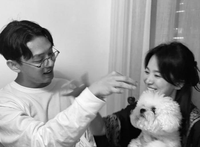 Song Hye Kyo và Yoo Ah In là cặp bạn thân khác giới nổi tiếng của Kbiz.