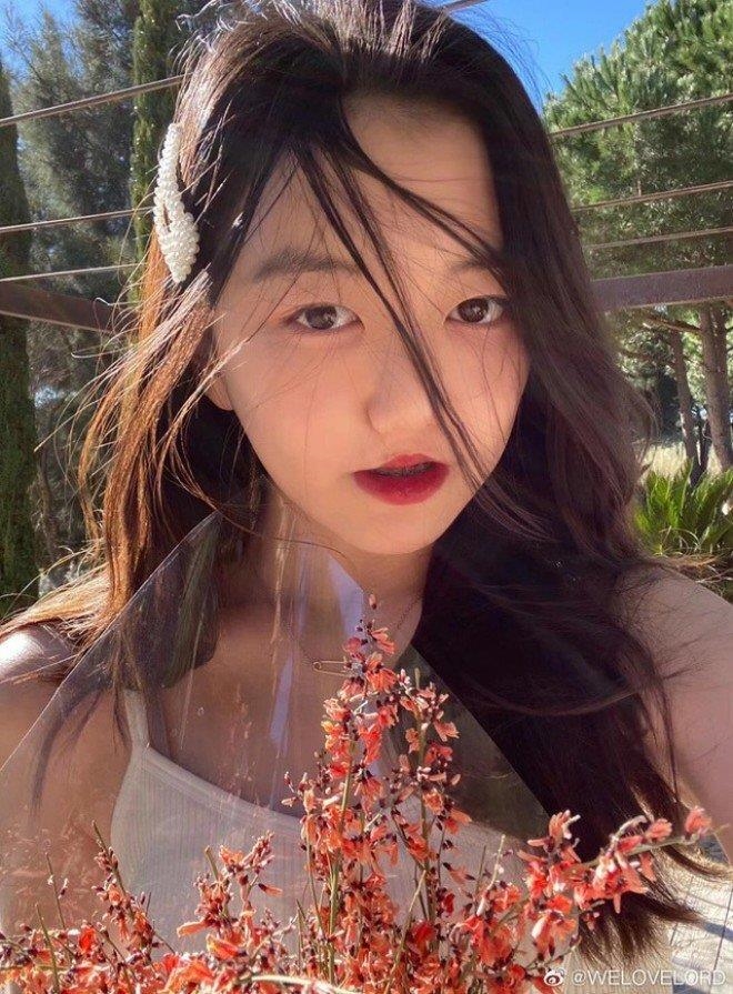 Lý Yên - con gái Lý Á Bằng và Vương Phi được bố mẹ cho đi du học nước ngoài