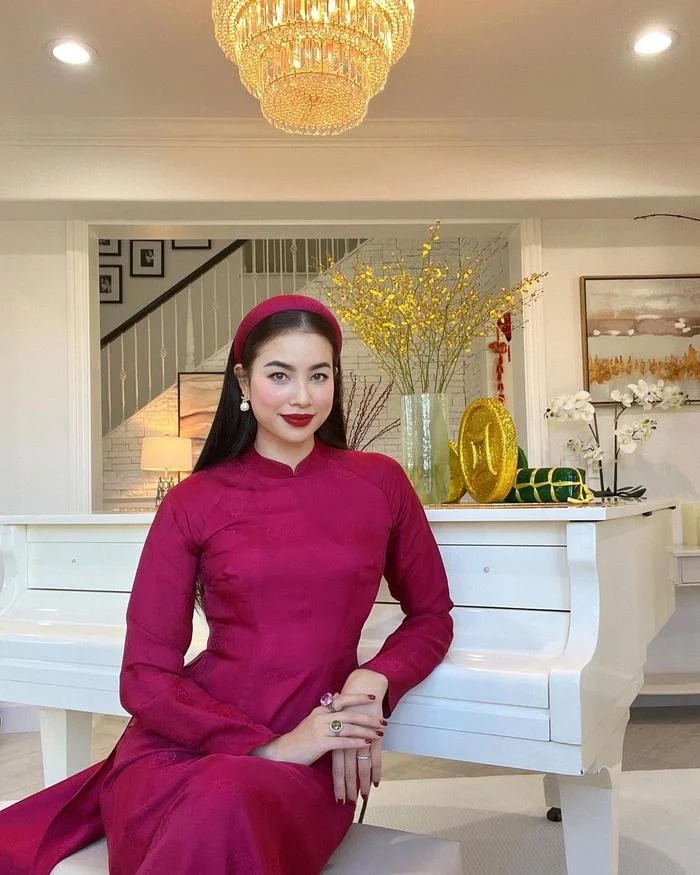 Dù không thể có mặt trong ngày trọng đại của Linh Rin, tuy nhiên Phạm Hương khẳng định sẽ luôn dõi theo người em thân thiết