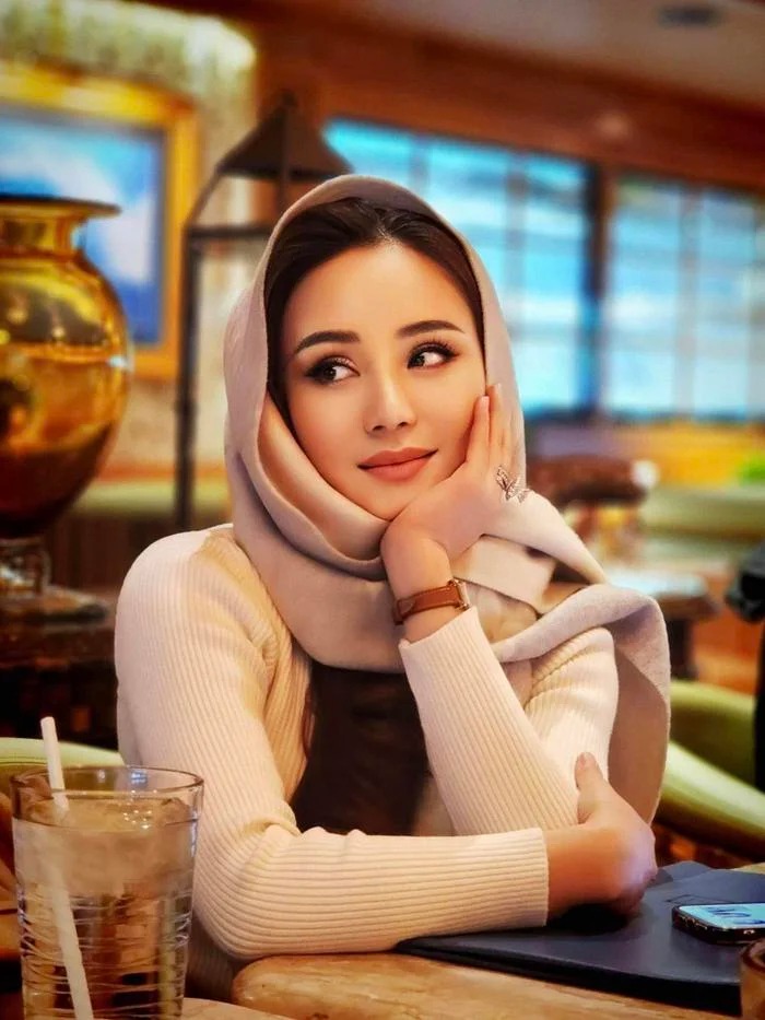 Nữ ca sĩ nghẹn ngào tiết lộ, thời điểm đó cô đang mang thai, cô cùng con gái vượt qua cửa tử để giành sự sống.