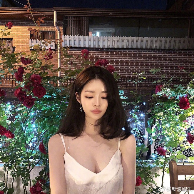 Cô sở hữu gương mặt xinh đẹp và thân hình nóng bỏng