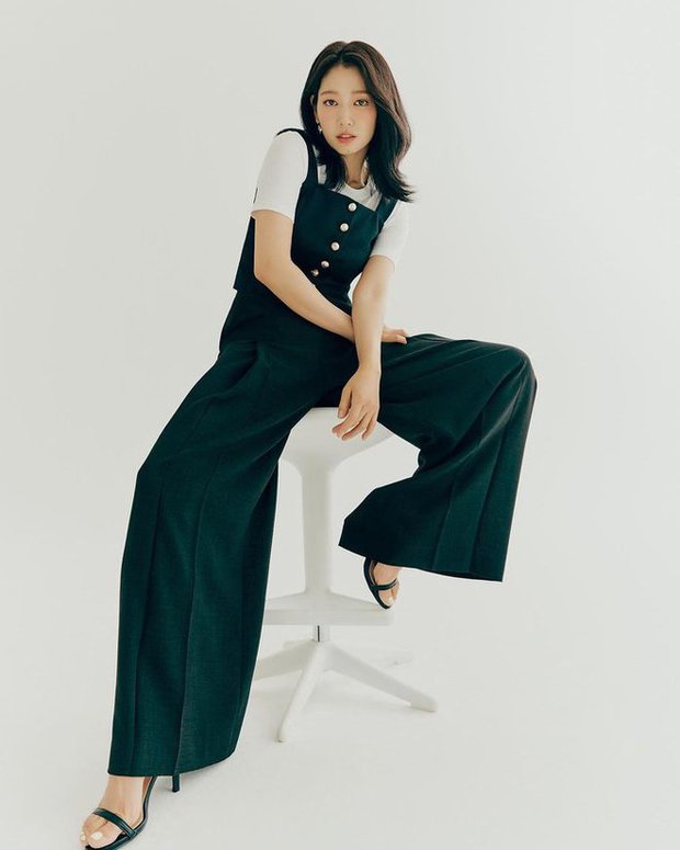 Nhờ lợi thế thân hình mảnh khảnh và đôi chân dài, mỹ nhân họ Park dễ dàng 