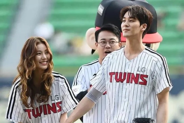 Thông tin cặp sao diễn viên - người mẫu chia tay đã khiến làng giải trí xứ Hàn xôn xao.