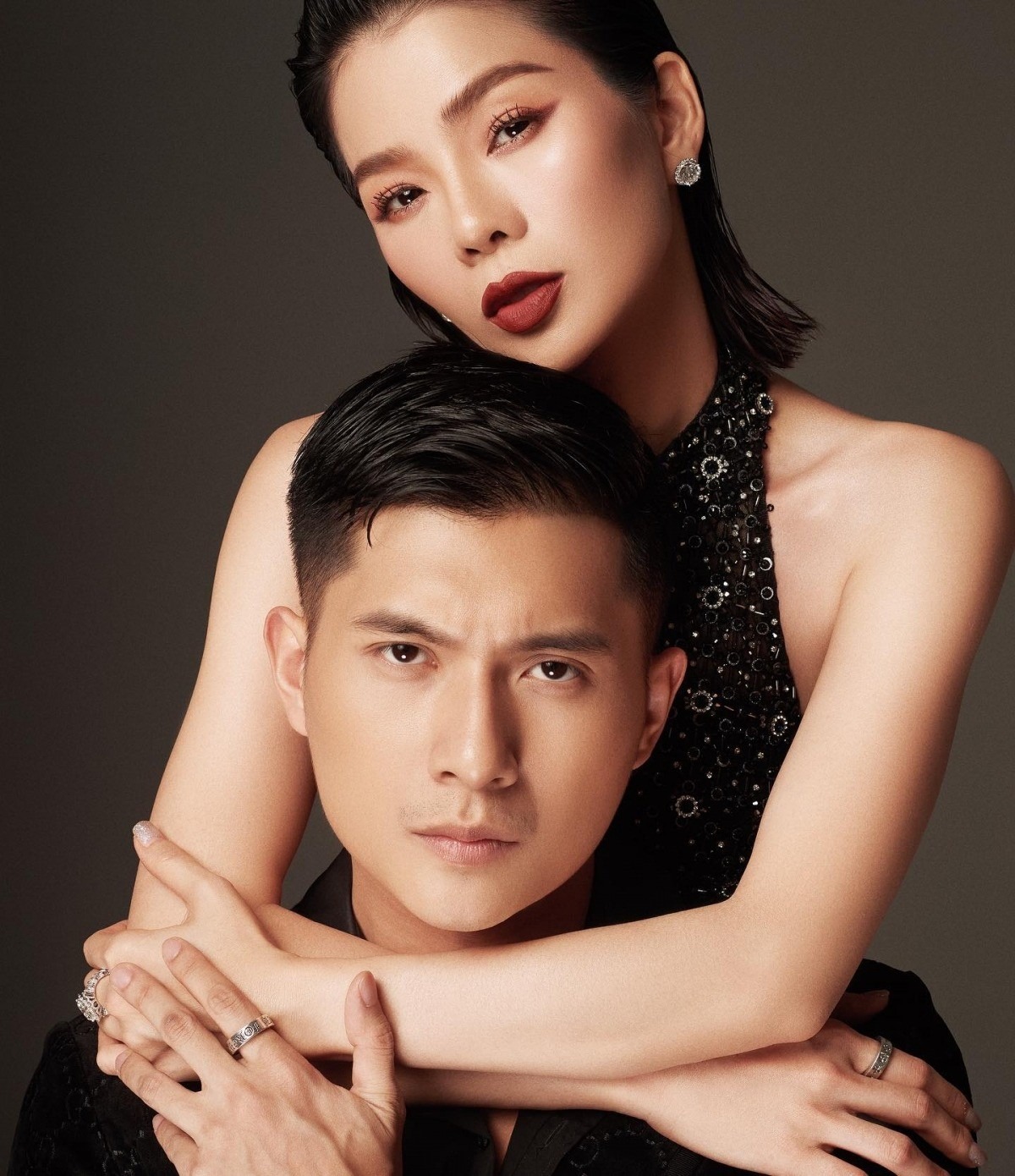 Lệ Quyên nhiều lần cãi nhau với anti-fan, bảo vệ Lâm Bảo Châu.