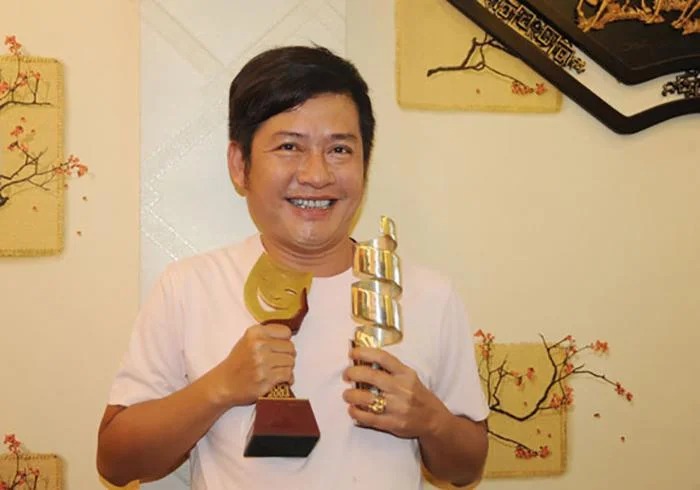 Nam nghệ sĩ dành không gian riêng để trưng bày những giải thưởng danh giá trong suốt hàng chục năm làm nghề.