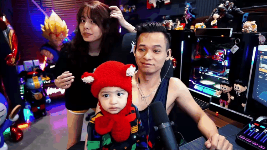 Nhưng có lẽ ai cũng biết đó chỉ là những lời nói bông đùa. Nếu nhìn vào con số được Social Blade thống kê thì mức thu nhập của nam streamer 