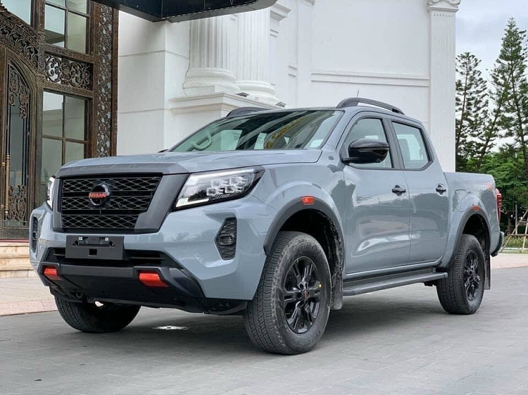 Ngoại hình của Nissan Navara Pro-4X rất ấn tượng 
