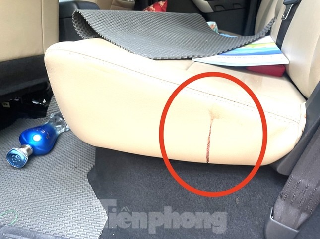 Vết máu ở ghế lái trên ô tô bán tải của nghi can