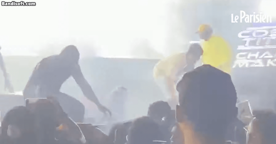 Giây phút cả sân khấu hoảng loạn để cấp cứu Costa Titch nhưng đã quá muộn