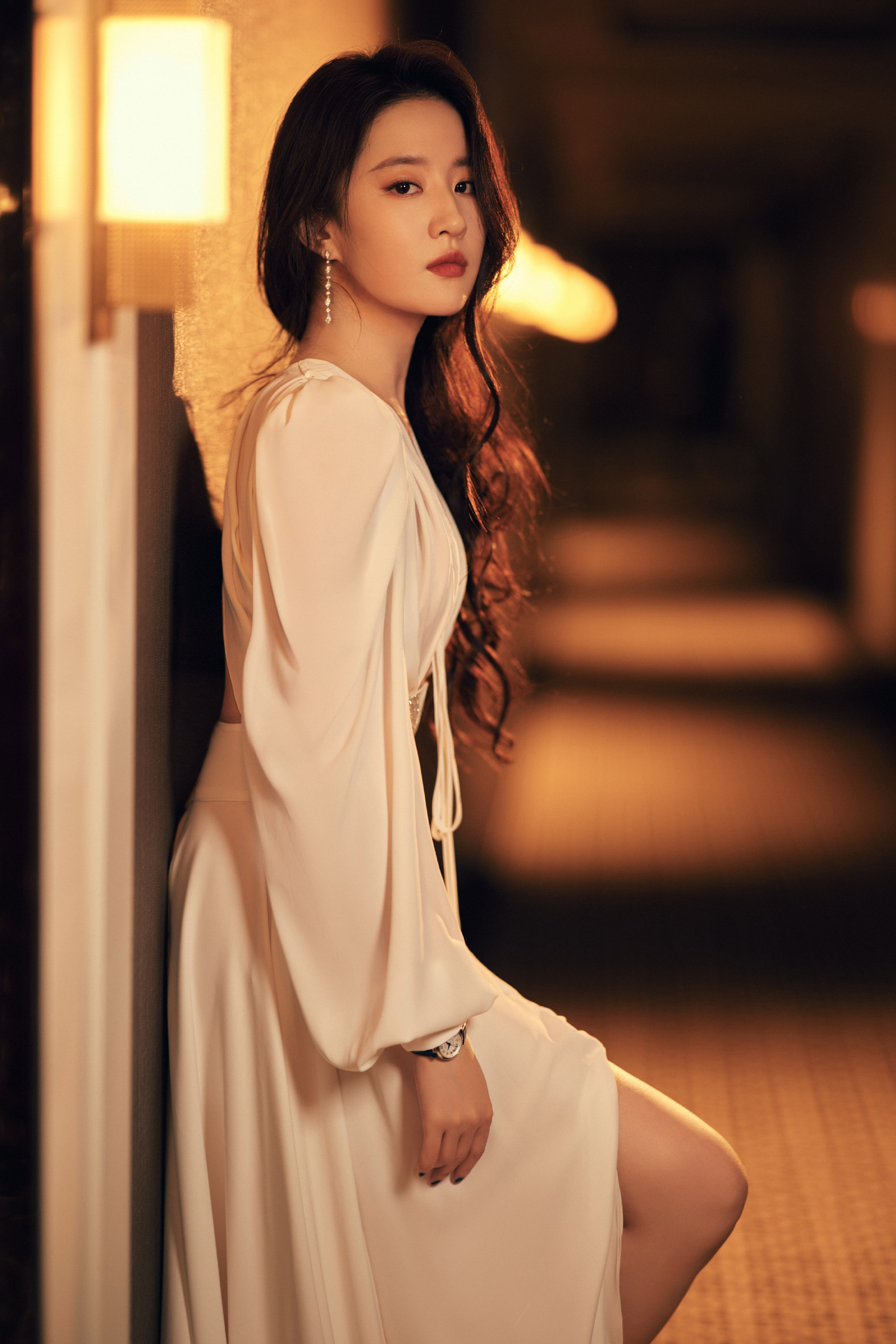 Vai Tiểu Long Nữ trong phim Thần điêu đại hiệp đã giúp tên tuổi của Lưu Diệc Phi vang danh. Trước đó, nhà văn Kim Dung từng nhận xét về Lưu Diệc Phi: 