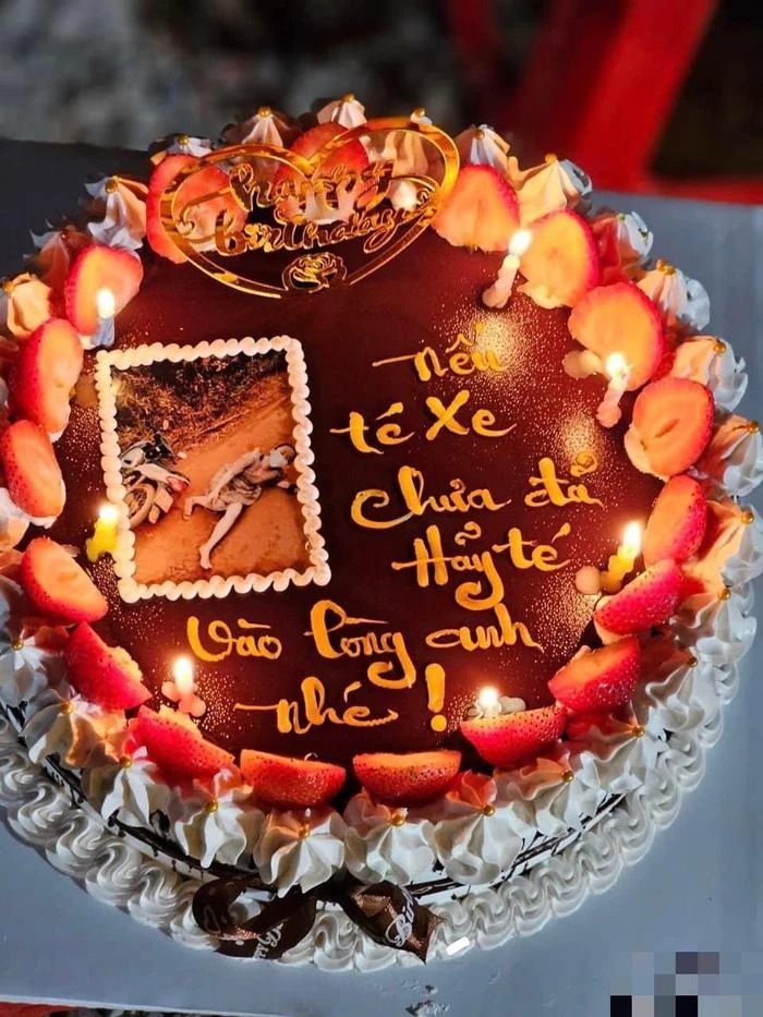 Chiếc bánh gato Lê Dương Bảo Lâm tặng vợ nhân dịp sinh nhật