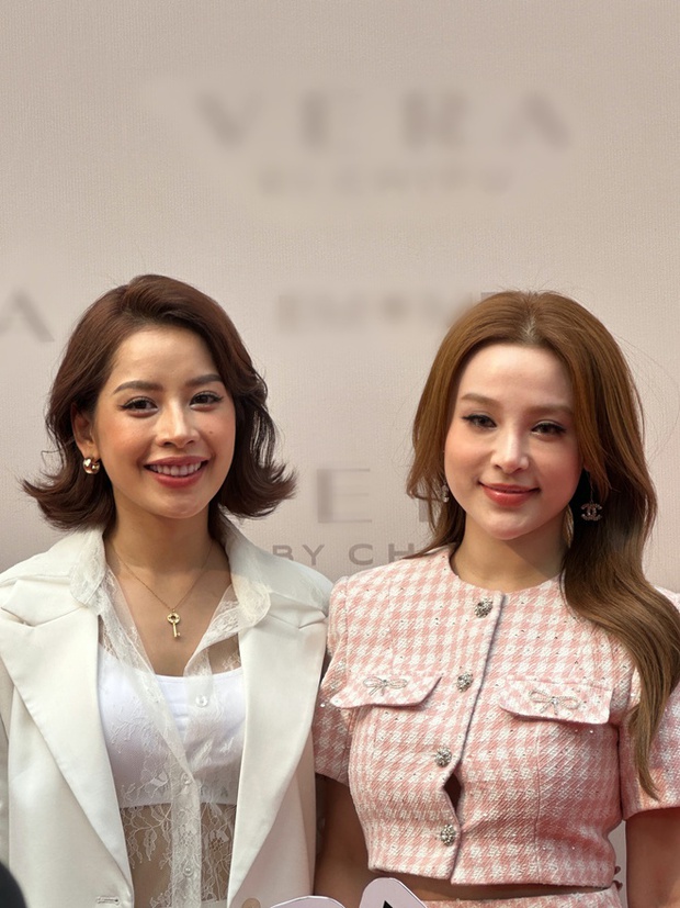 Huyền Baby đọ sắc cùng Chi Pu qua camera thường