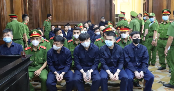 Các bị cáo tại phiên xét xử.