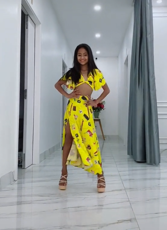 Theo dõi trang cá nhân của cô bé, không khó để nhận ra nhân vật chính có sự thay đổi ngoạn mục, nhất là sau thời điểm đăng kí tham dự cuộc thi hoa hậu nhí.