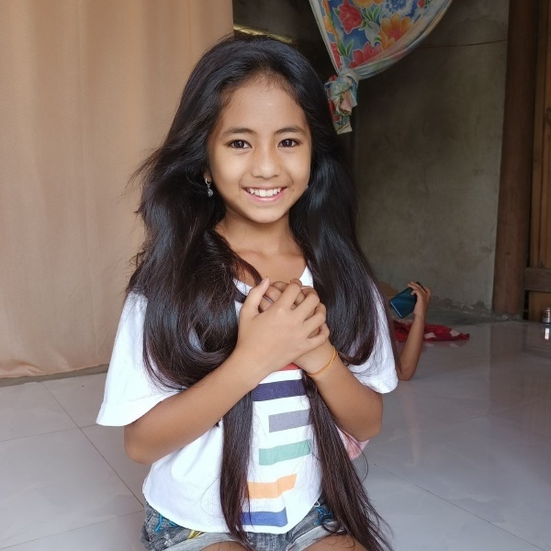 Khánh Huyền – còn được gọi là cô bé Pa Cô bất ngờ nổi lên như 1 hiện tượng nhờ loạt clip khoe gương mặt nổi bật và kĩ năng catwalk 