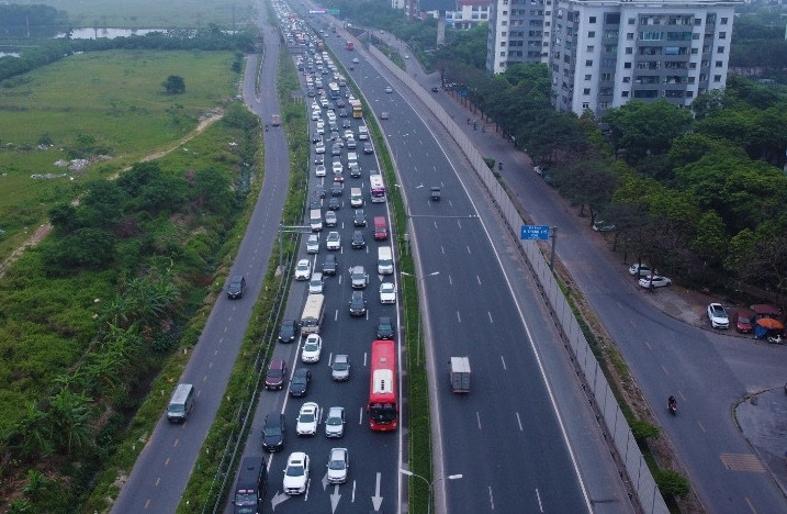 Lo ngại ùn tắc tại nút giao cao tốc Pháp Vân dịp cao điểm 30/4. Ảnh minh hoạ: Đình Hiếu.