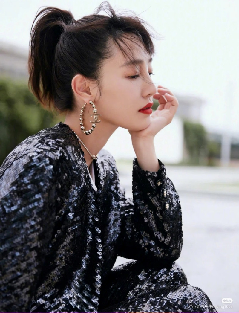 Bạch Bách Hà và Trần Vũ Phàm bén duyên qua phim Tuổi thanh xuân và kết hôn vào năm 2006. Tuy nhiên, tháng 4/2017, cô bị phanh phui chuyện ngoại tình với người mẫu trẻ Trương Ái Bằng. Sau đó, Trần Vũ Phàm lên tiếng cả 2 đã rạn nứt và ly thân từ năm 2015. Sau lùm xùm, sự nghiệp của cô tụt dốc, phim cô tham gia không được khán giả đón nhận.