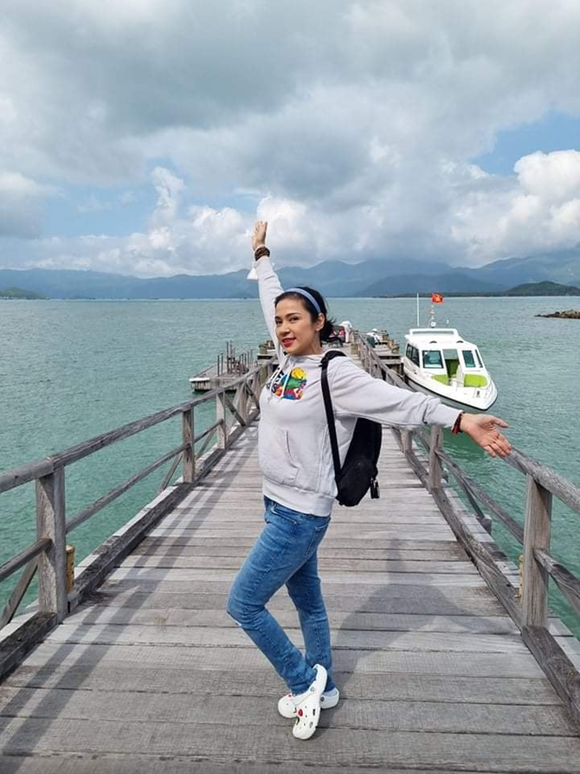 Hiện tại, nữ diễn viên kinh doanh online, tự mình kiếm tiền nuôi con ăn học và thoải mái làm những điều mình thích.