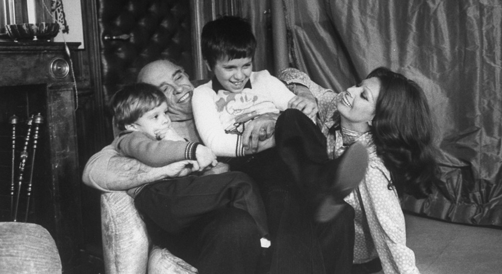 Hạnh phúc vẹn toàn cùng gia đình của nữ diễn viên.