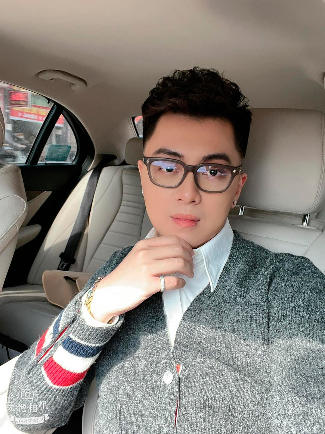  Ngoài DJ Thái Hoàng, mới đây nữ diễn viên Lệ Hằng phim 'Xin hãy tin em' vừa bị khởi tố về tội mua bán trái phép chất ma túy. Trước đó, các nghệ sĩ: Hiệp gà, Hữu Tín, Châu Việt Cường... vướng vòng lao lý vì liên quan đến ma túy.