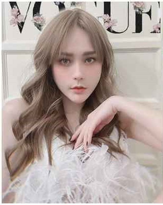 Đây không phải lần đầu tiên, Đoàn Di Băng “gặp biến” với camera thường và các app chỉnh sửa ảnh.