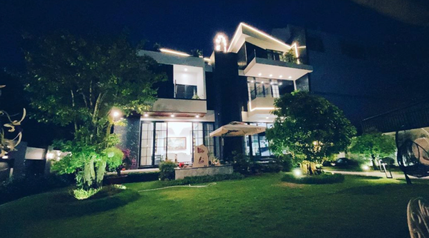 Quốc Trường dành tặng bố mẹ căn biệt thự 25 tỷ ở Cần Thơ vào năm 2019