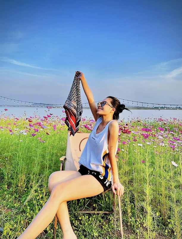 Được biết Thanh Thảo sinh năm 1994, cô là em gái thứ ba trong gia đình có 4 chị em và được Đoàn Di Băng cưng chiều hết mực.