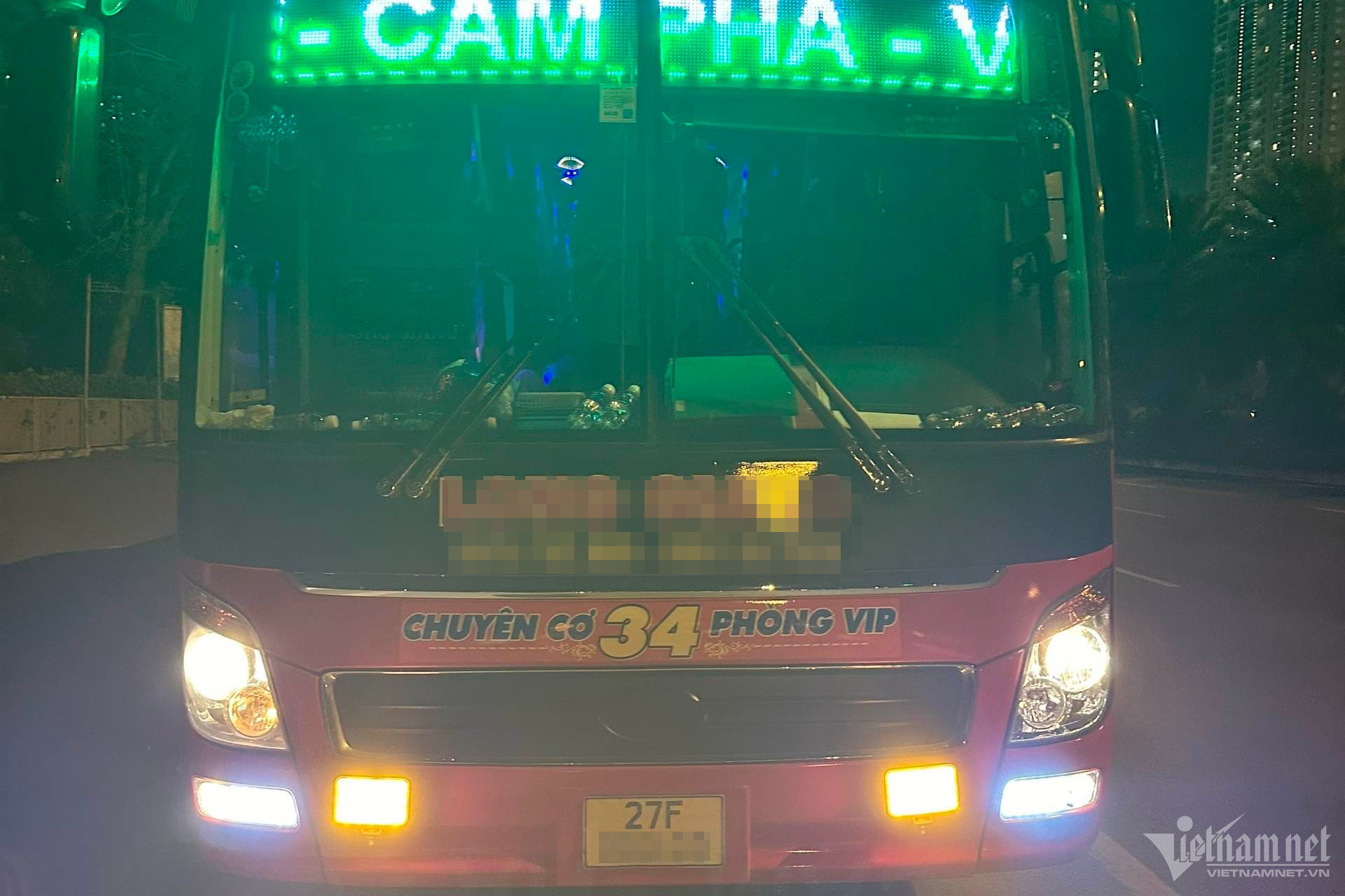 Xe khách chở nhồi nhét bị lực lượng chức năng phát hiện