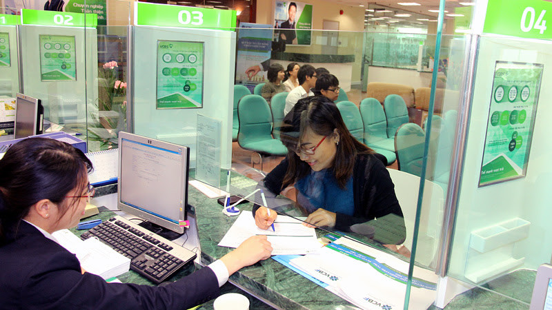 Người nhà chủ tịch bán cổ phiếu. (Ảnh: Anh Dũng)