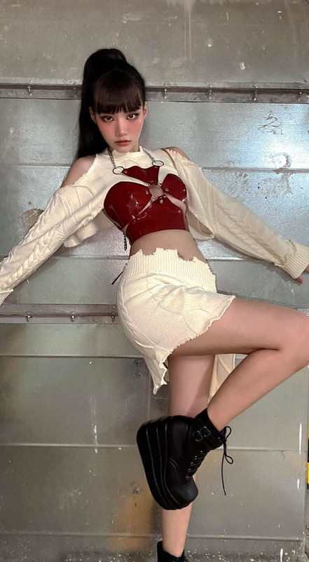 Không chỉ chiếc mũi mà từ làn da đến thần thái đều thay đổi, thậm chí nếu không nói thì có lẽ không nhiều người nhận ra cô nàng.