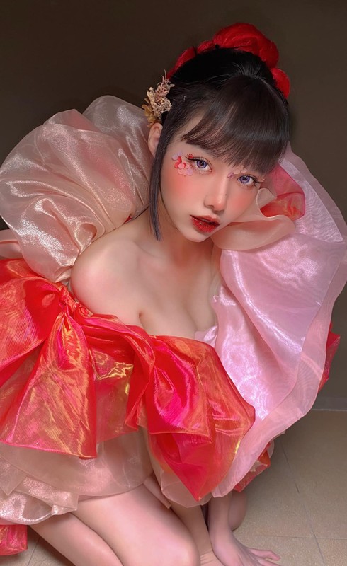 Vẻ ngoài rạng rỡ, sắc nét này được Jimin đổi lấy bằng rất nhiều tiền và công sức.