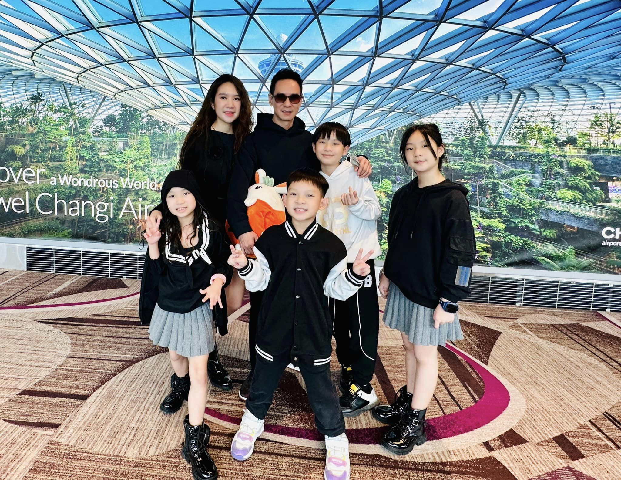 Đến nay, cặp vợ chồng đạo diễn - nhà sản xuất này đã đồng hành cùng nhau suốt 6 phần series phim ăn khách, doanh thu hàng trăm tỷ. Với Lý Hải, Minh Hà là 