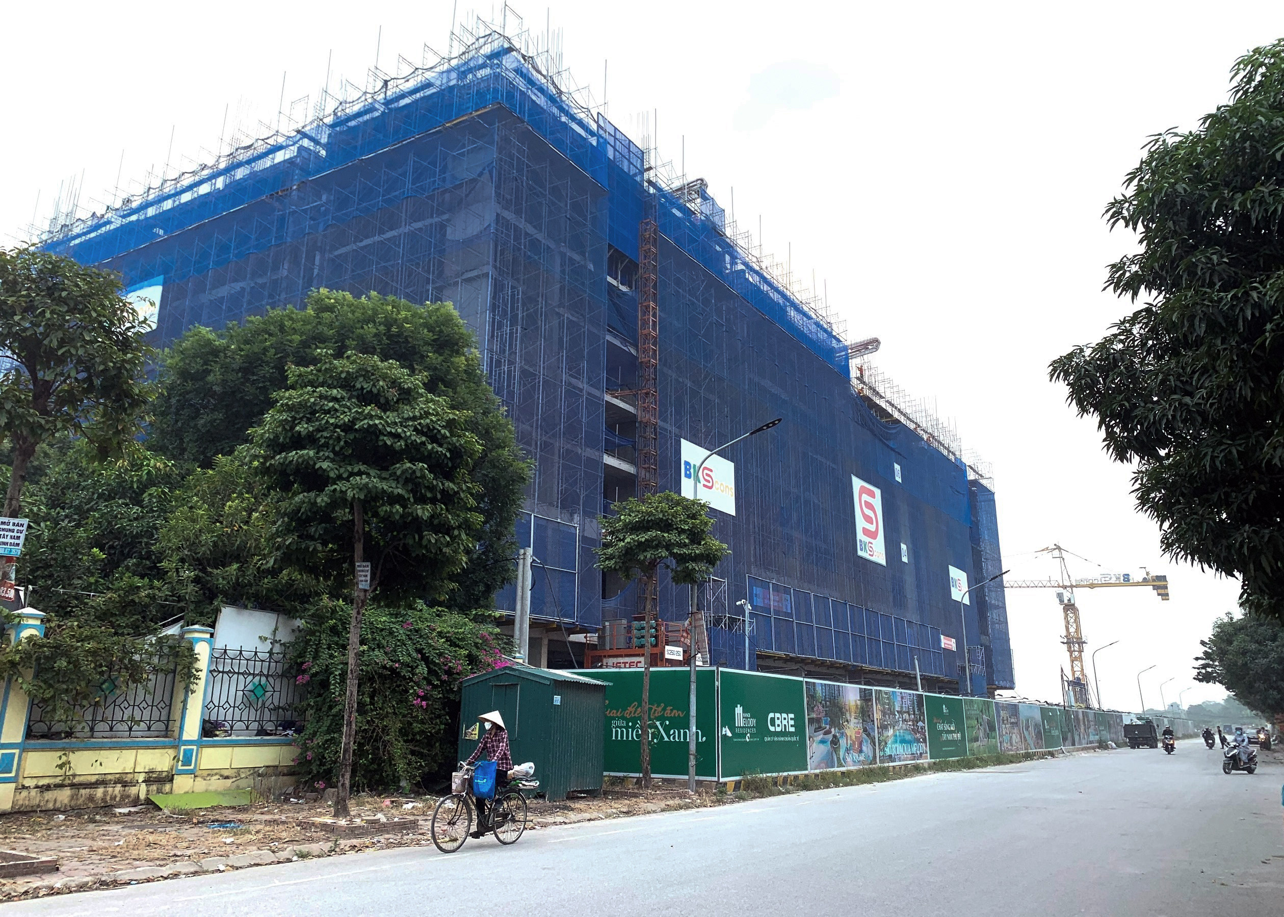 Lo ngại tiến độ, nhiều người sợ mua nhà ở dự án mới bắt đầu xây dựng. (Ảnh: Nguyễn Lê)