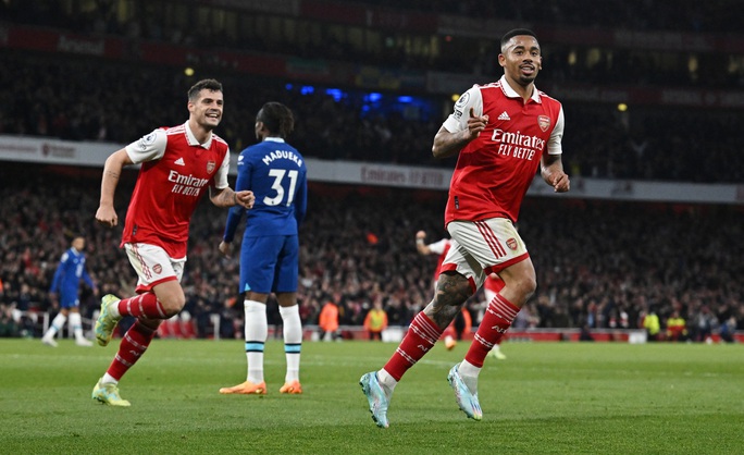 Gabriel Jesus ghi bàn thứ ba cho chủ nhà Arsenal
