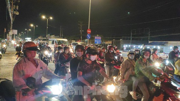 Tuy lượng phương tiện đông đúc nhưng chưa ghi nhận tình trạng ùn tắc kéo dài.