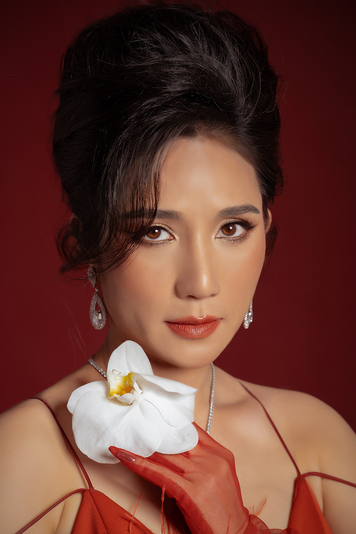 Cát Tường mong muốn tìm được người đồng hành và có đủ thời gian để cùng hưởng thụ cuộc sống. “Hưởng thụ trong khả năng bản thân cho phép. Hưởng thụ khoảnh khắc bên nhau, những dư vị ngọt ngào và mới mẻ trong tình yêu”, nữ nghệ sĩ bộc bạch. 