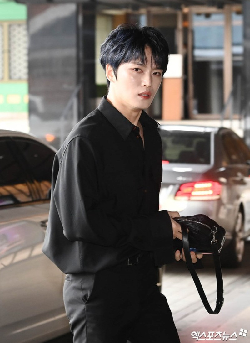 Kim Jaejoong bảnh bao đến dự đám cưới của cặp đôi. 