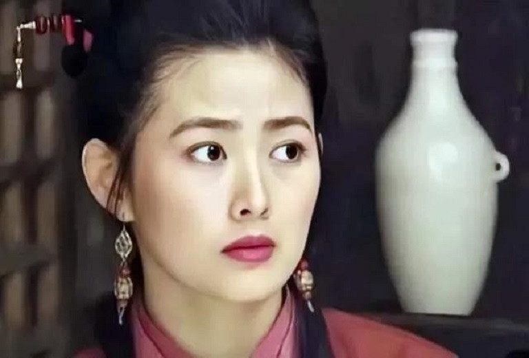 Vương Tư Ý được xem là Phan Kim Liên đẹp nhất màn ảnh.