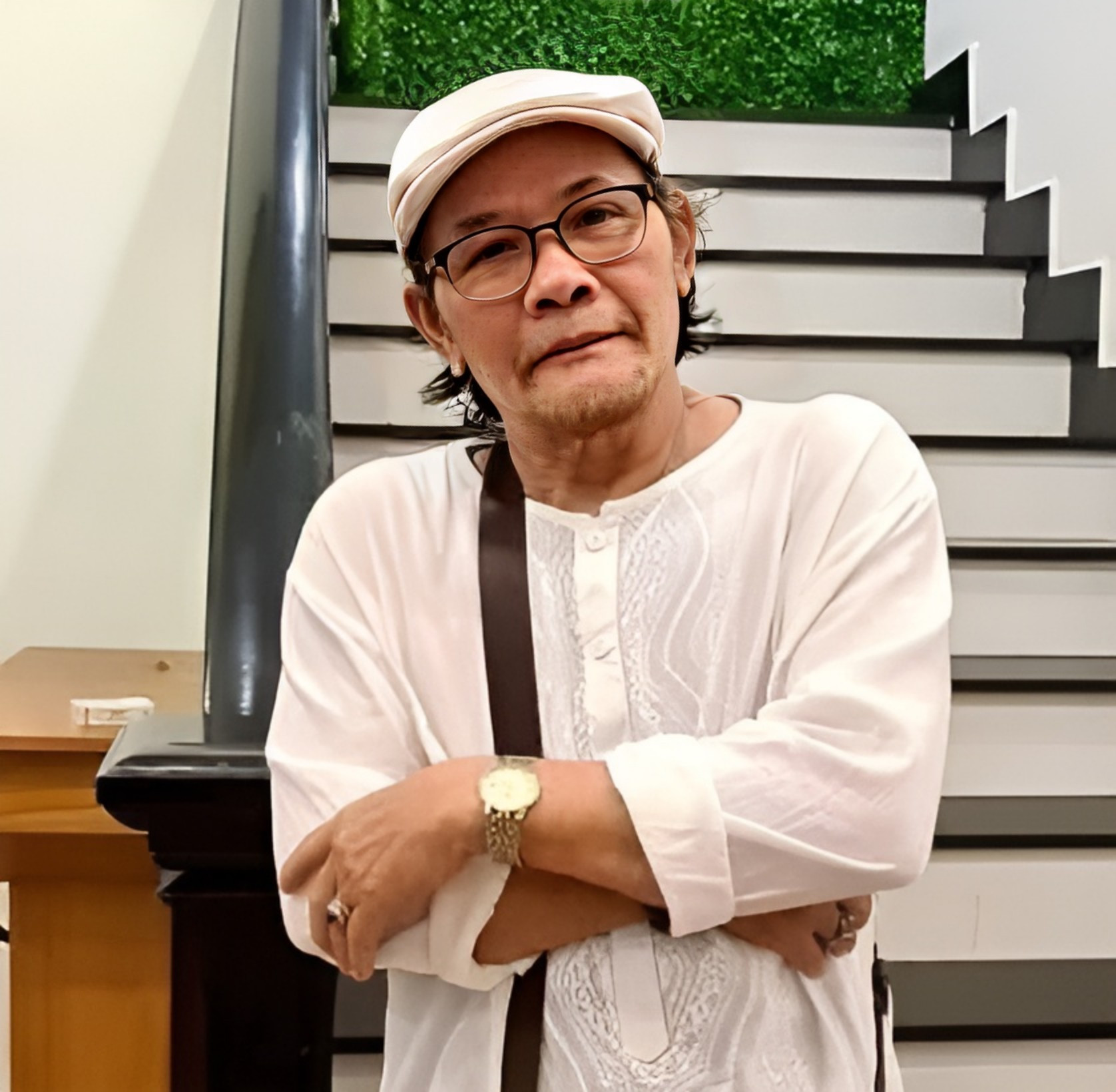 Nghệ sĩ La Kính.