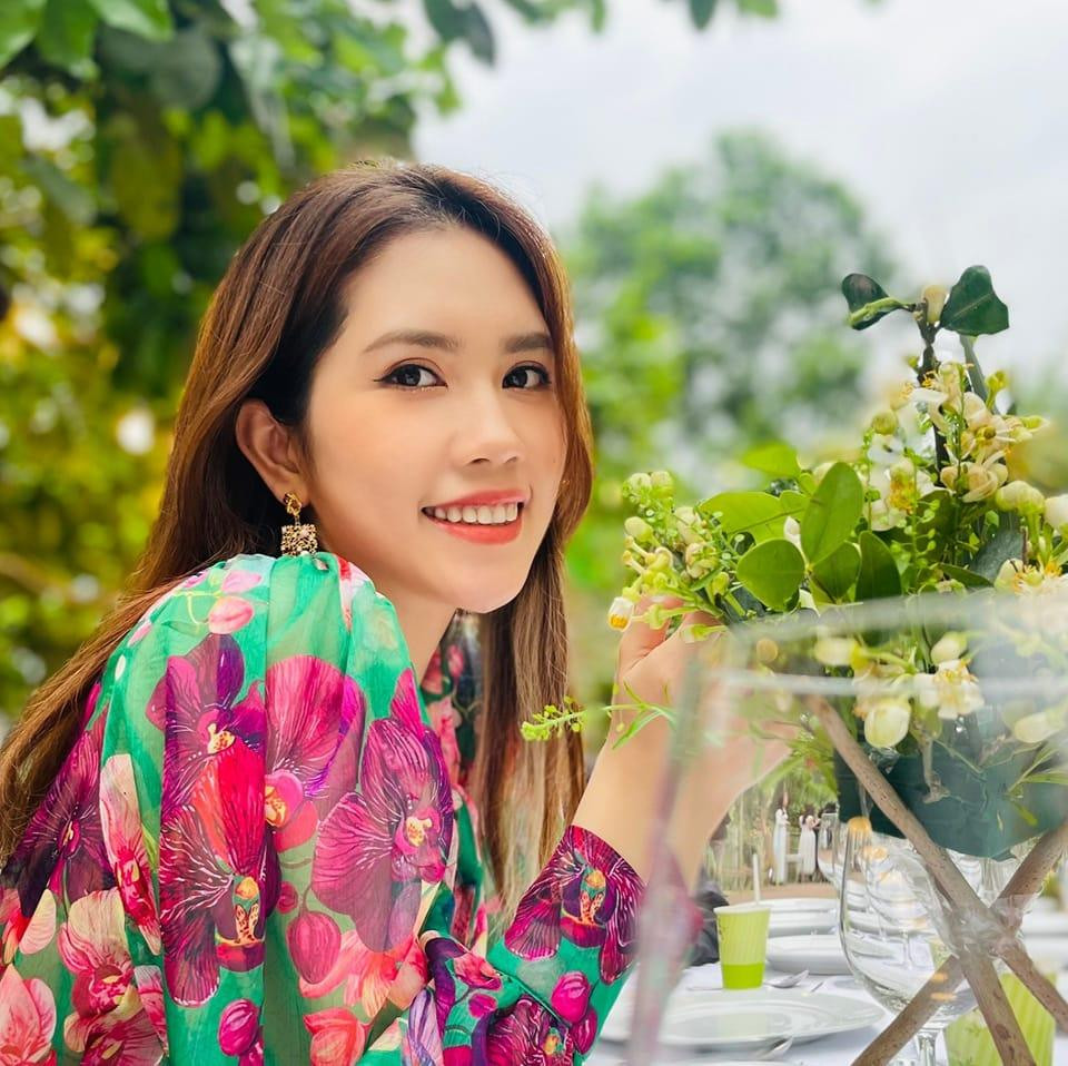 Chia sẻ với VietNamNet, diễn viên Minh Tiệp cho biết bà xã Thùy Dương trẻ tuổi nhưng hiểu chuyện, chu đáo và thông minh. Cô một tay chăm lo gia đình, là hậu phương vững chắc cho anh yên tâm làm việc.