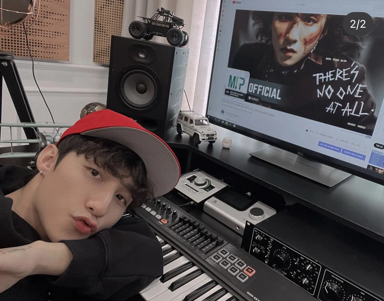 Phòng thu âm riêng phục vụ công việc được Sơn Tùng chia sẻ trên mạng xã hội