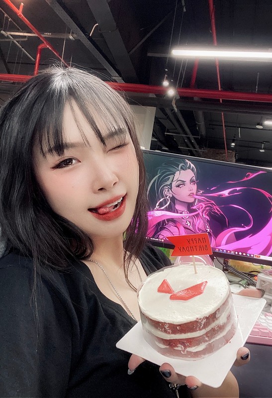 Môn võ Wushu luôn được coi là cái nôi của hoa khôi thể thao Việt Nam, và Tiểu Bình cũng không nằm ngoài nhóm này. Ảnh: FBNV