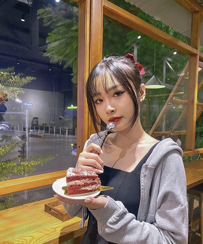 Trải lòng về việc theo đuổi Wushu, cô gái sinh năm 2000 cho biết, cô đã theo đuổi môn võ này được 15 năm.